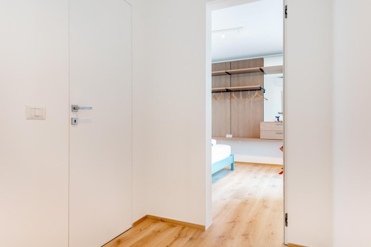 Waterfront Apartment With Seaview Balcony Μπάρι Εξωτερικό φωτογραφία