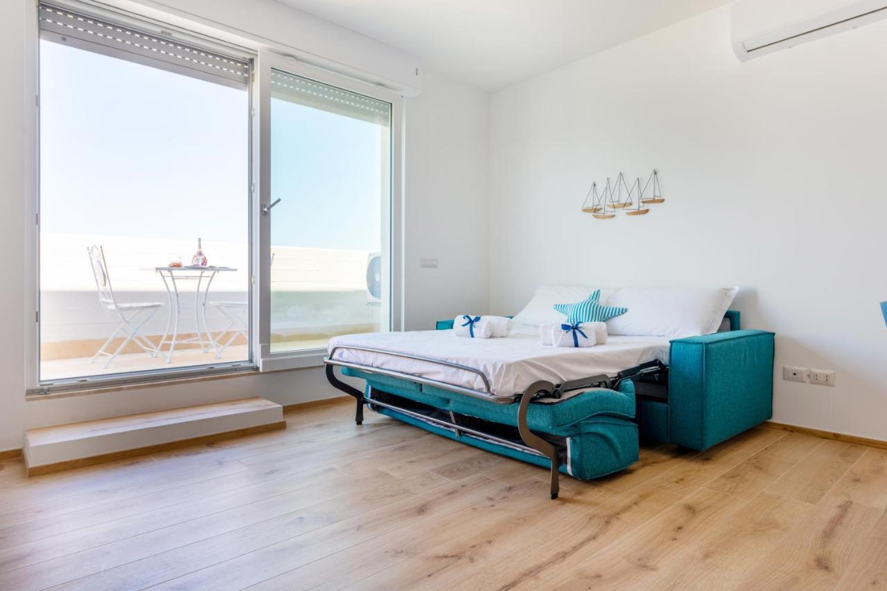 Waterfront Apartment With Seaview Balcony Μπάρι Εξωτερικό φωτογραφία