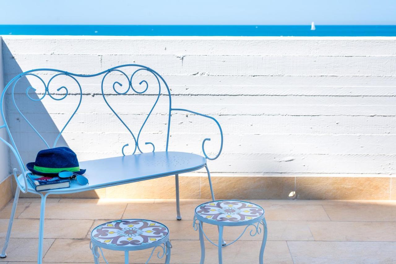 Waterfront Apartment With Seaview Balcony Μπάρι Εξωτερικό φωτογραφία