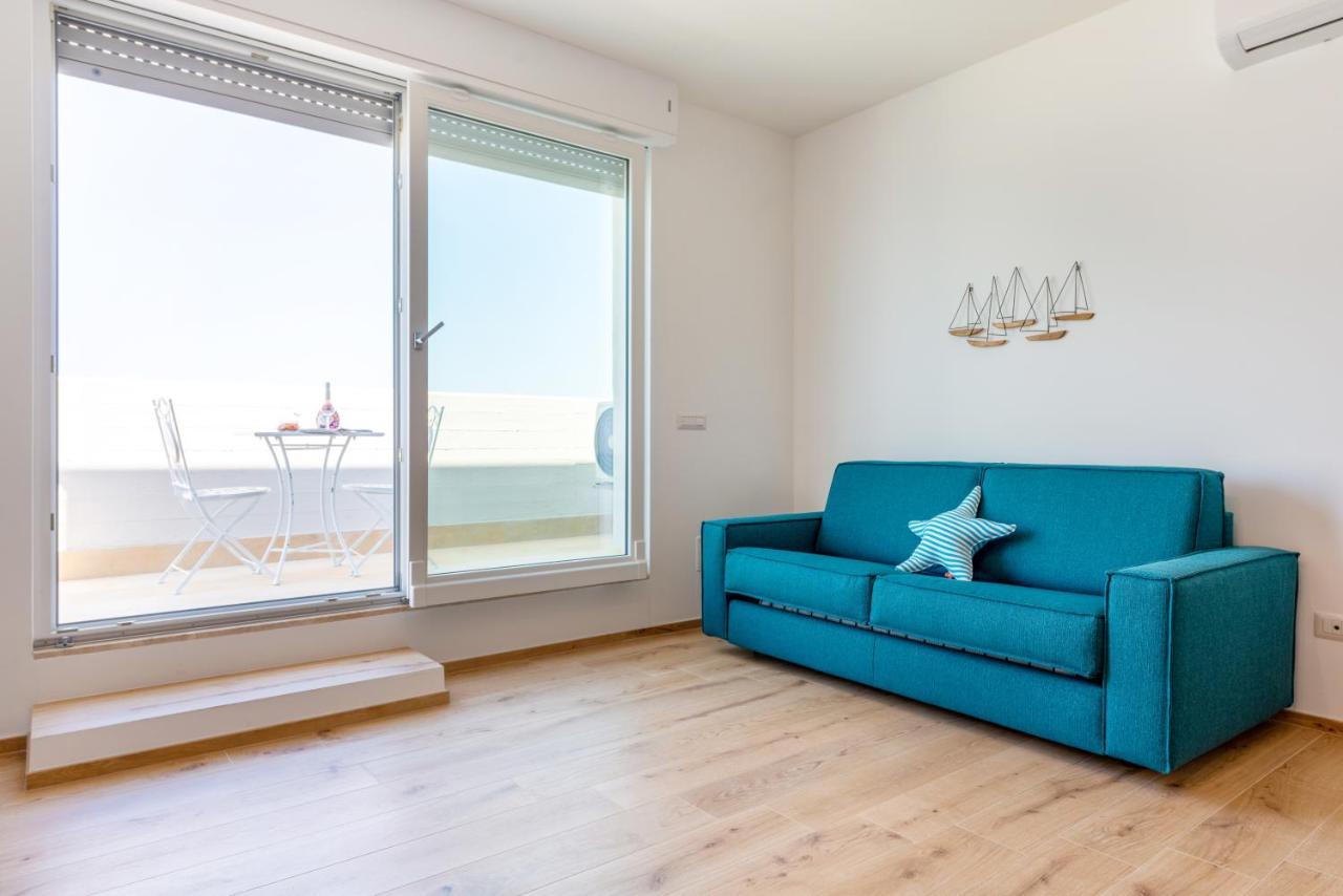 Waterfront Apartment With Seaview Balcony Μπάρι Εξωτερικό φωτογραφία